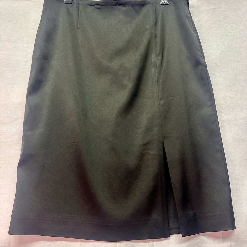 White House Black Market Classic Black Skirt size 8